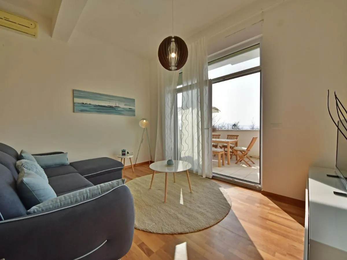 Apartment Cvit 2 By Interhome Klenovica 0*,